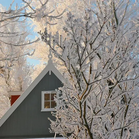 Quaint Holiday In Near Lake *