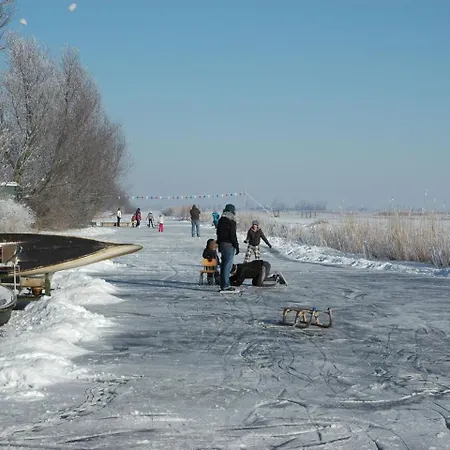 Quaint Holiday In Near Lake *
