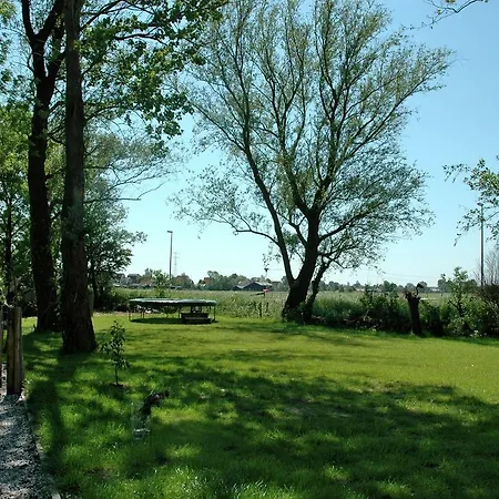בית נופש Quaint Holiday In Near Lake