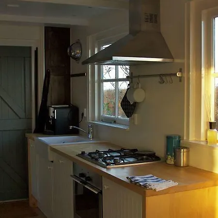 Quaint Holiday In Near Lake *